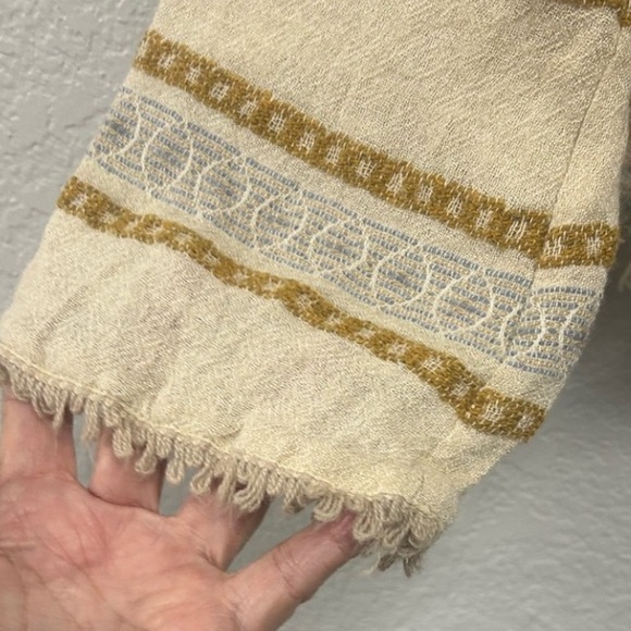 Zara cream woven boho long sleeve button down cropped top. Size L - Picture 7 of 7